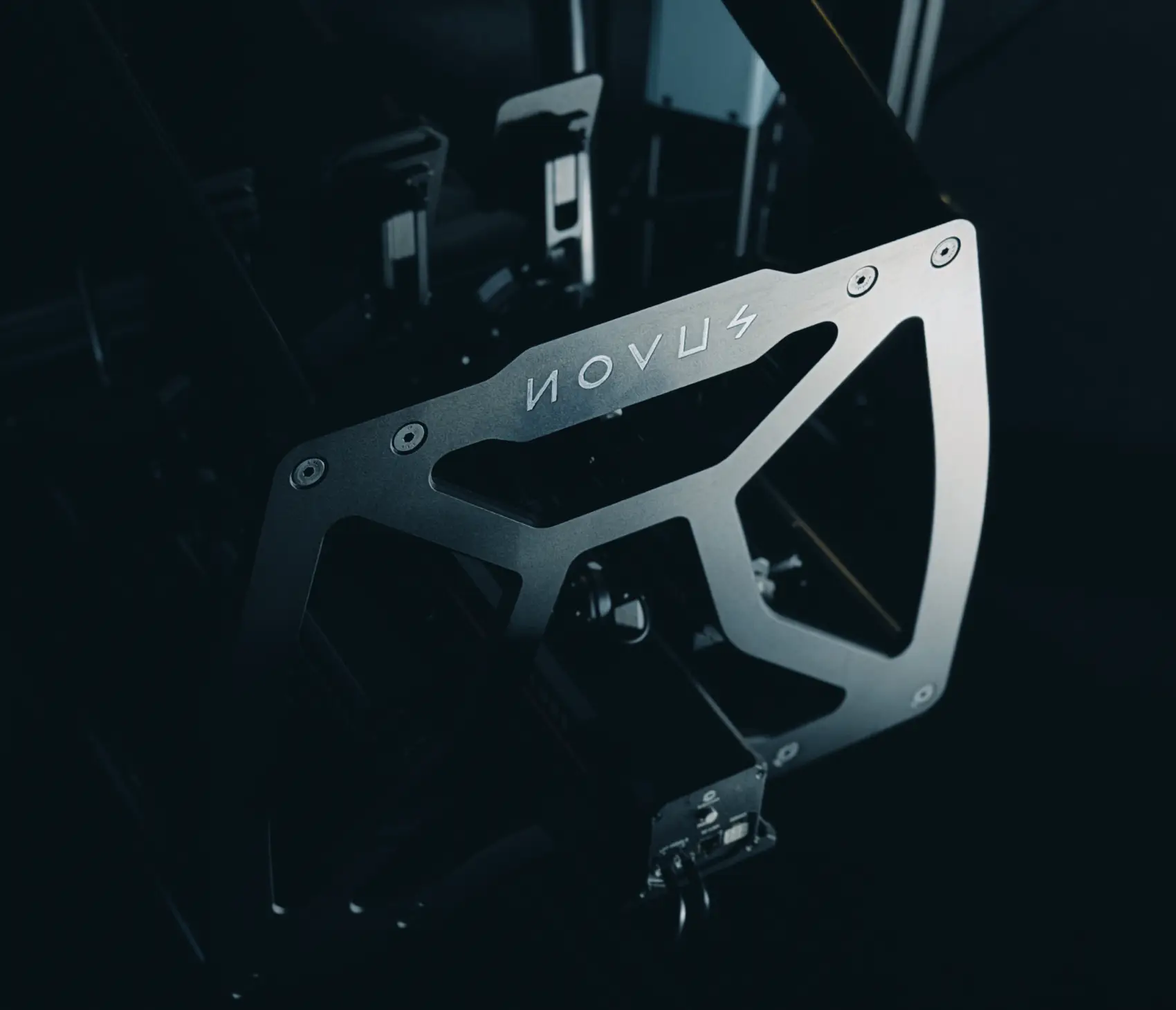 Novus Full Motion RS - Angled View